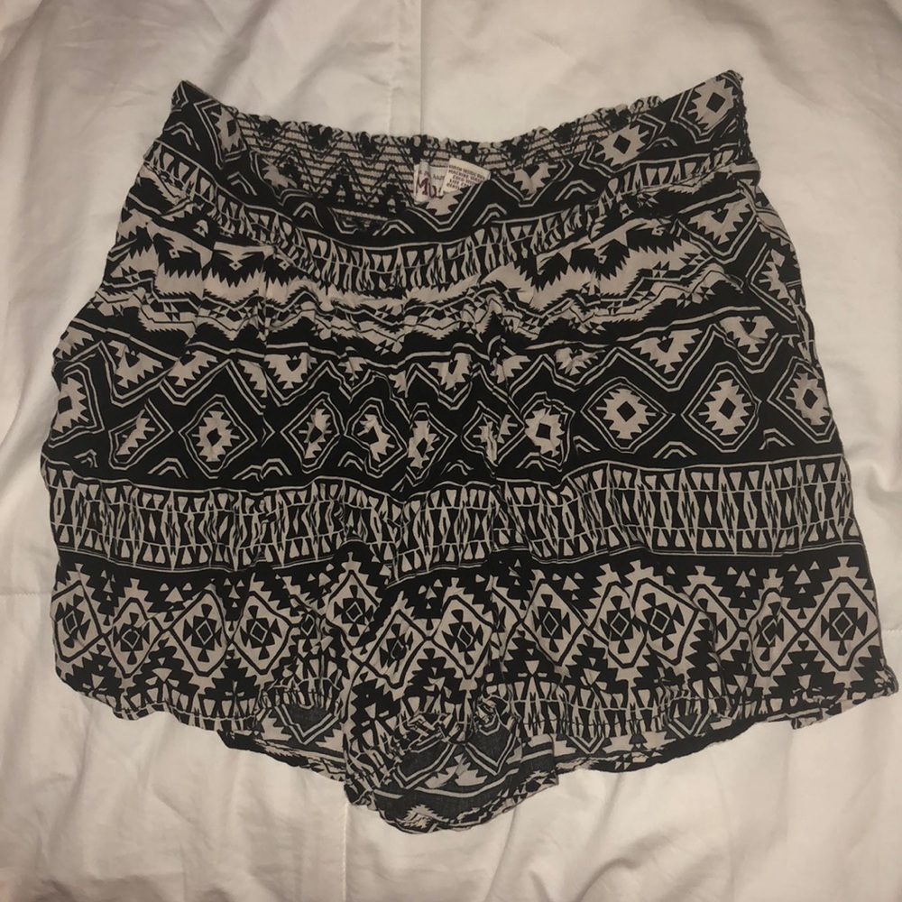 Aztec print loose shorts
